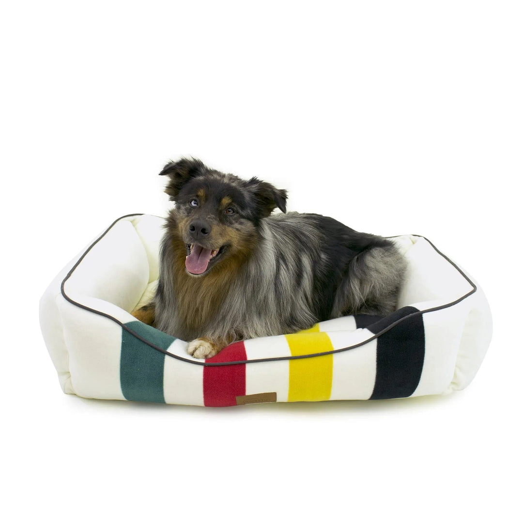pendelton white cuddler pet bed