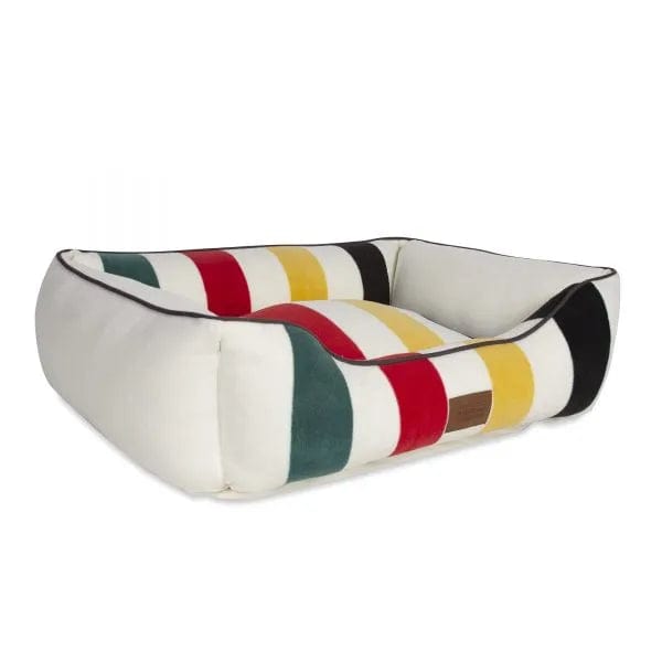 white dog bed w bolsters