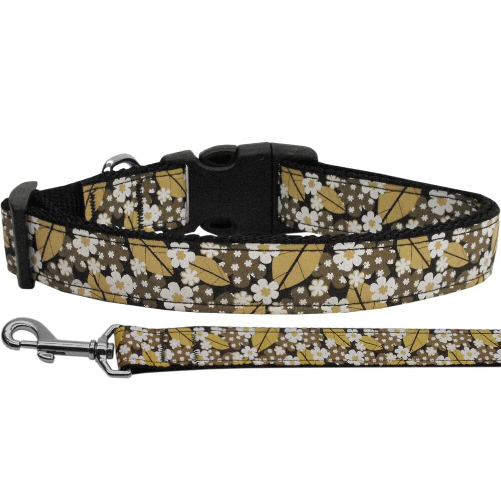 Collar and leash combo. White flowers and leaves