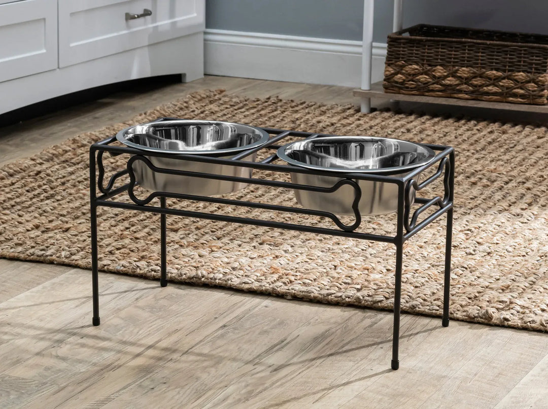 elevated dog feeding station for large dogs