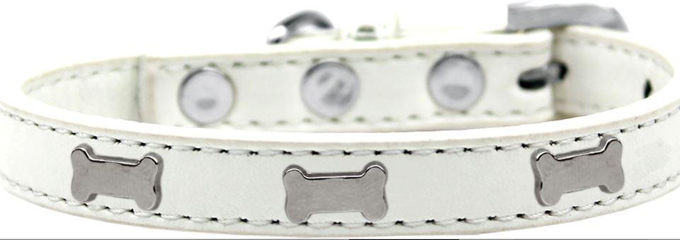 White Dog collar with silver bone emblem studs