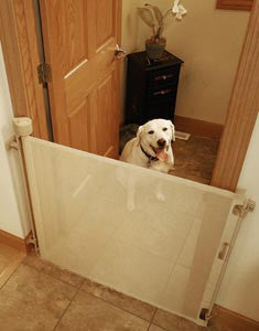 Mesh retractable top pet gate